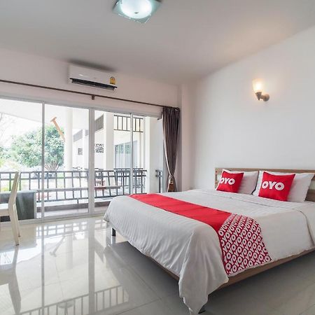 Super Oyo 662 Malee Bunga Hotel Csonburi Kültér fotó