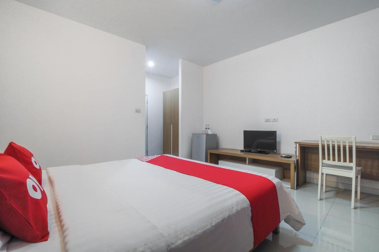 Super Oyo 662 Malee Bunga Hotel Csonburi Kültér fotó
