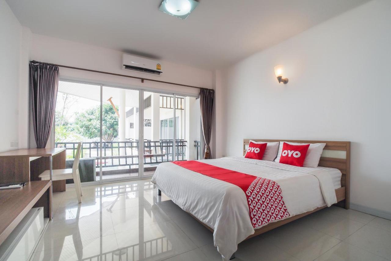 Super Oyo 662 Malee Bunga Hotel Csonburi Kültér fotó